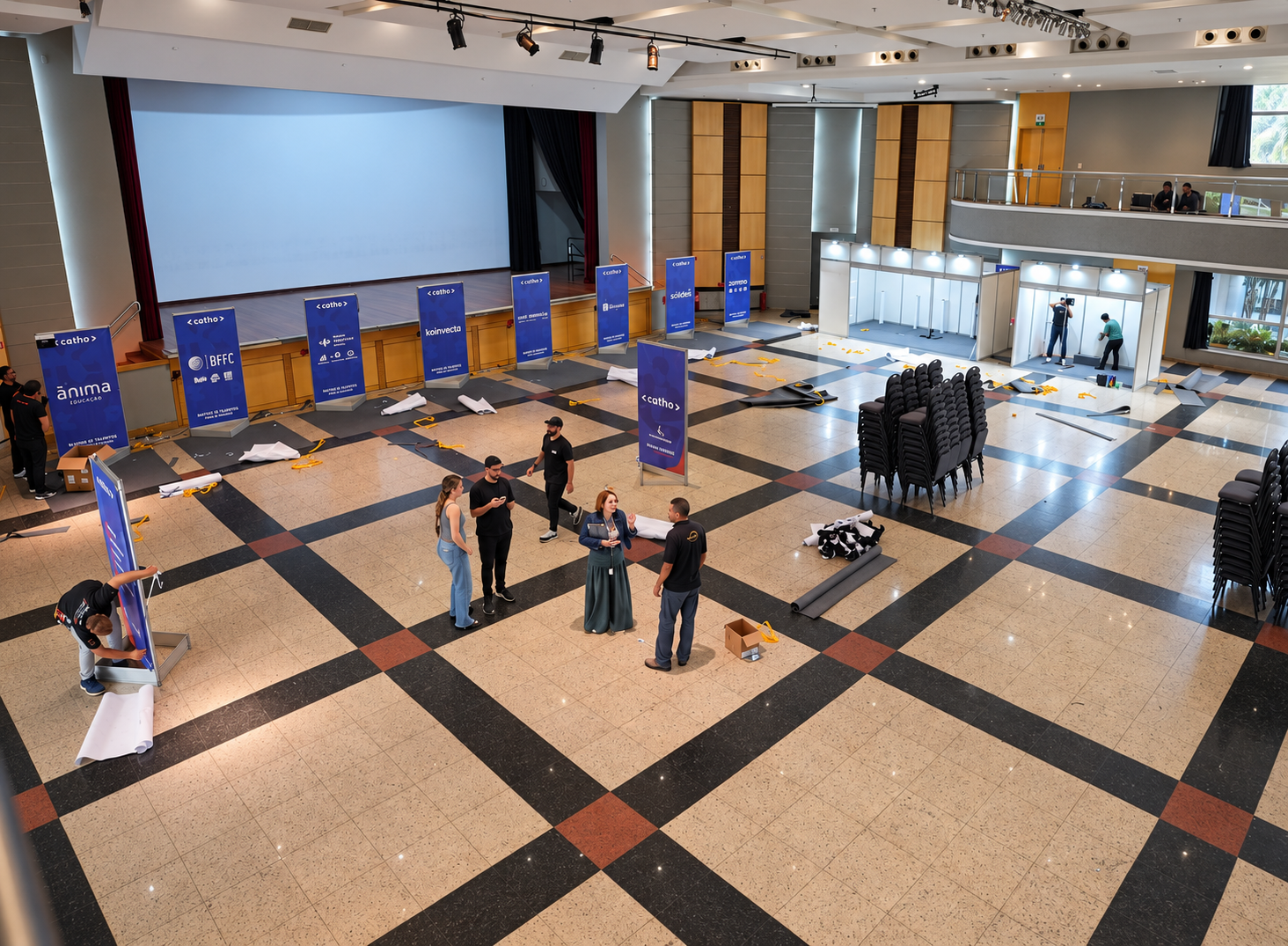 Fiscalização da montagem do pavilhão pela equipe da Plantar