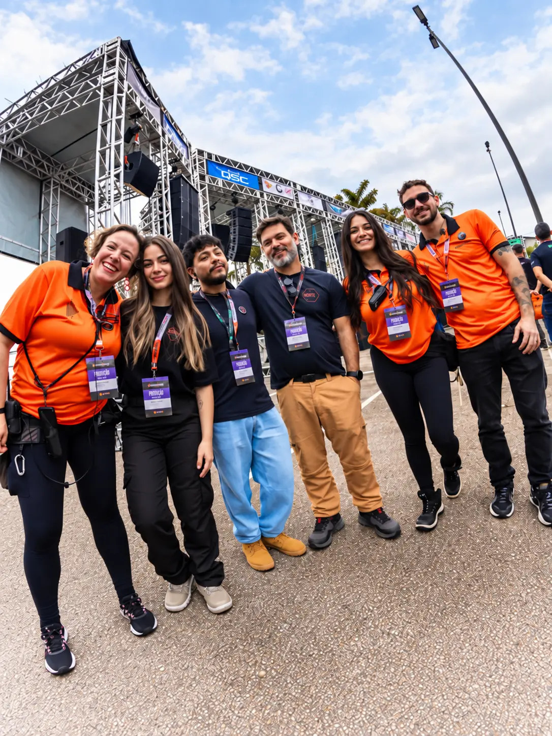 Equipe da Plantar reunida durante a realização de um evento