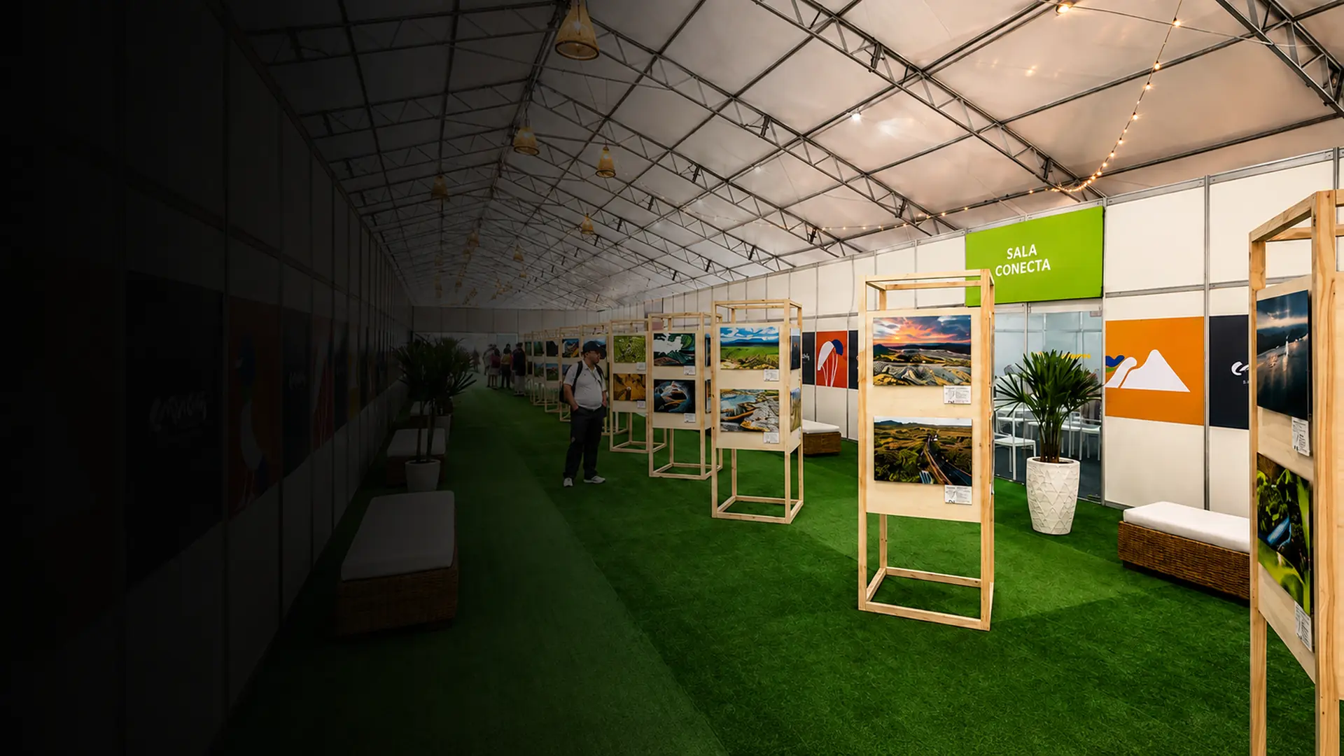 Ambientação e montagem de evento corporativo realizada pela Plantar Eventos